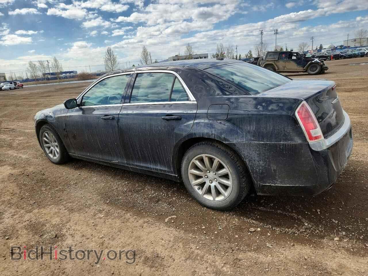 2014 CHRYSLER 300 - VIN: 2C3CCAAGXEH208044 - Фото 2