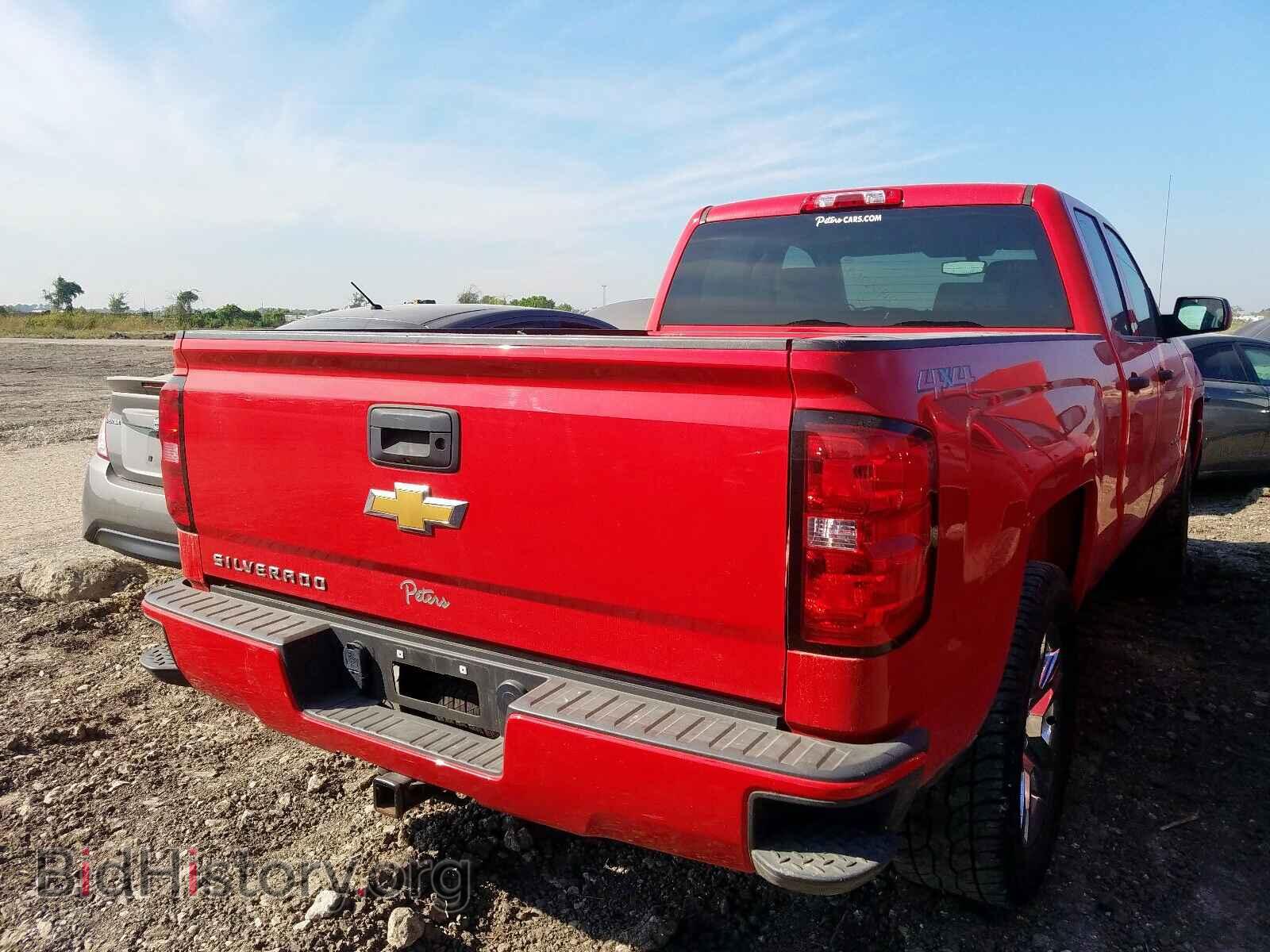 2018 CHEVROLET SILVERADO - VIN: 1GCVKPEC4JZ263682 - Фото 4