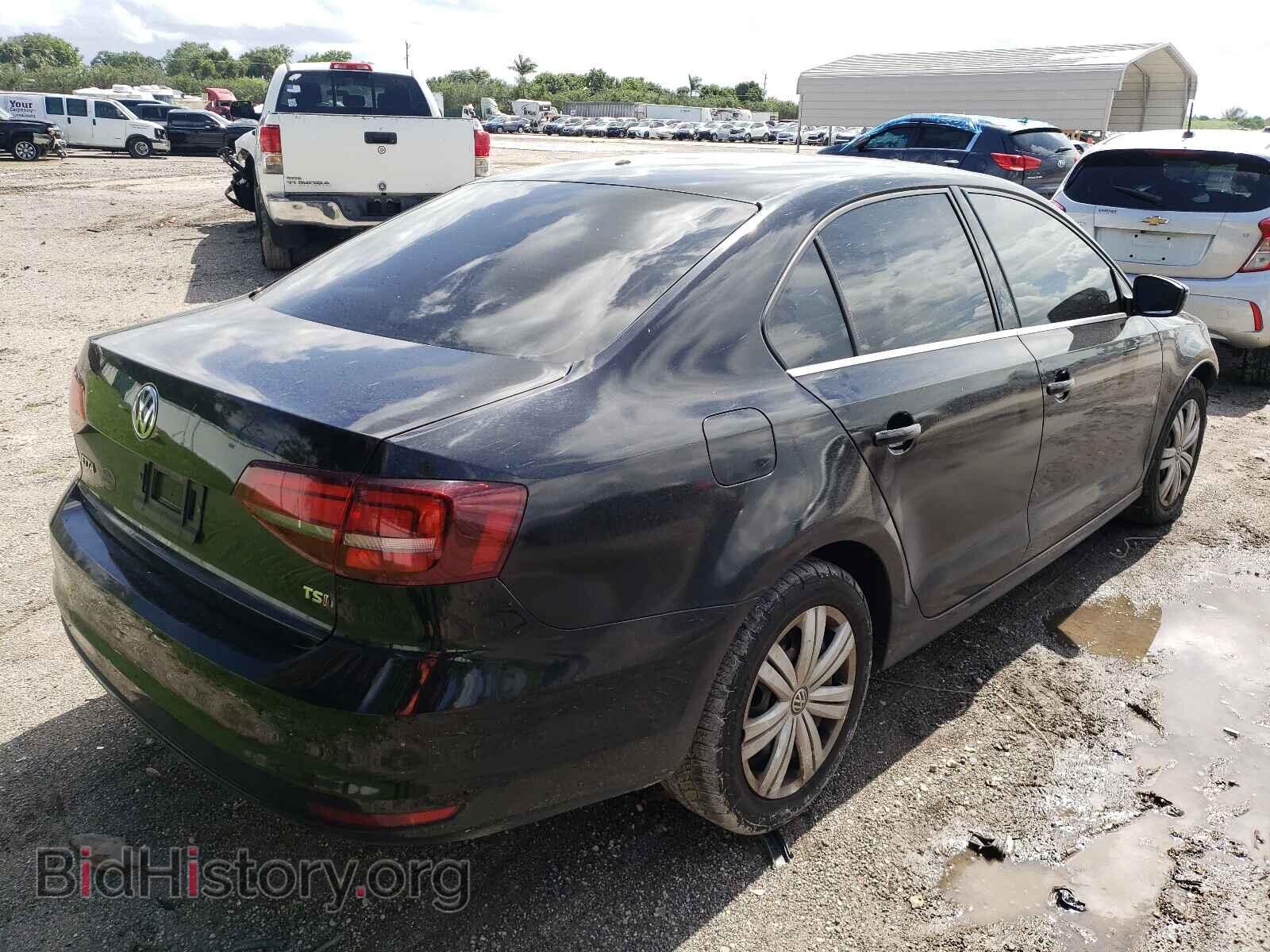 2017 VOLKSWAGEN JETTA - VIN: 3VW2B7AJ2HM268914 - Photo 4
