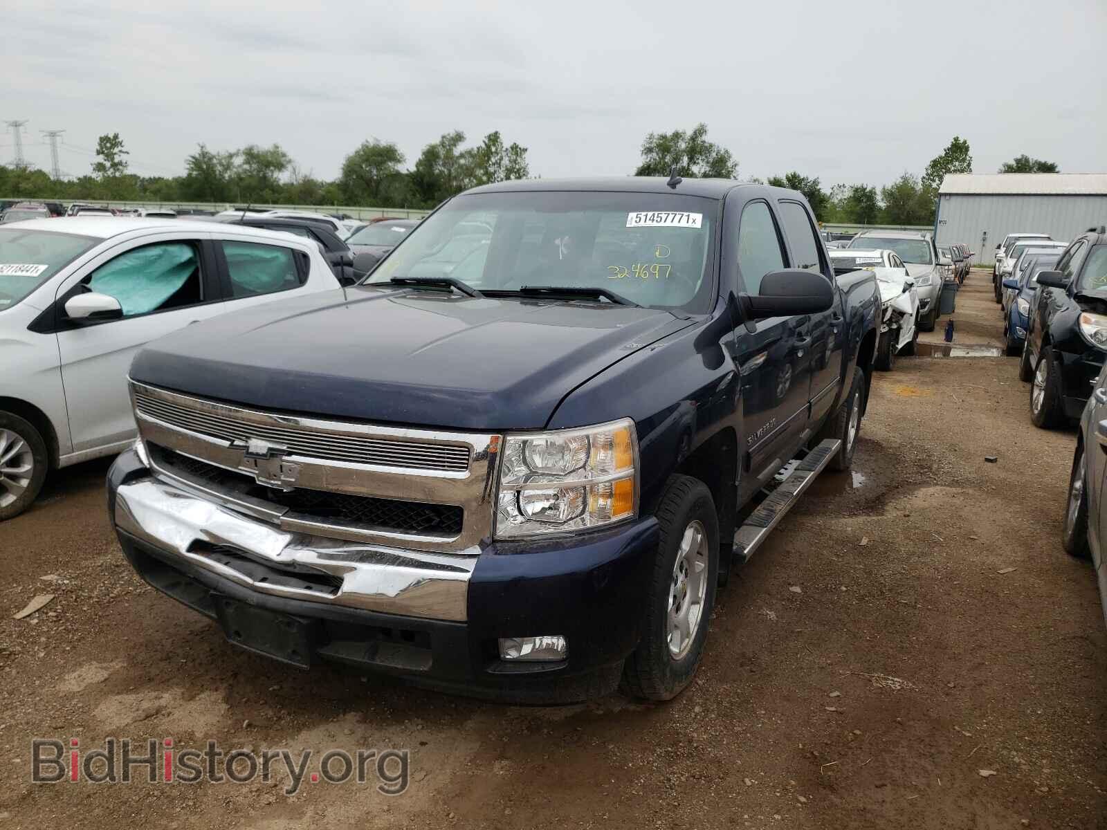 2011 CHEVROLET SILVERADO - VIN: 3GCPCSE05BG324697 - Фото 2