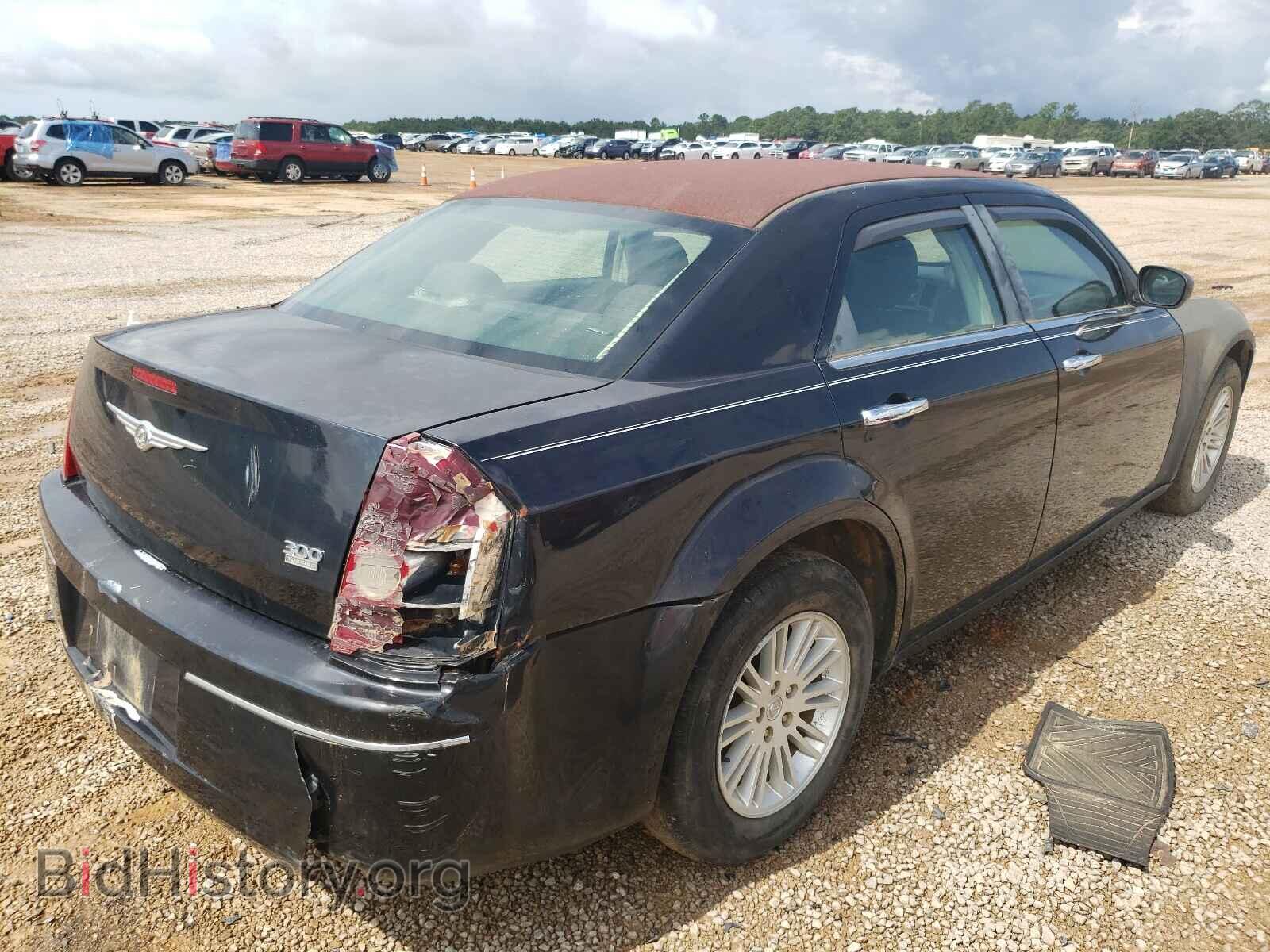 2010 CHRYSLER 300 - VIN: 2C3CA4CD0AH154158 - Фото 4
