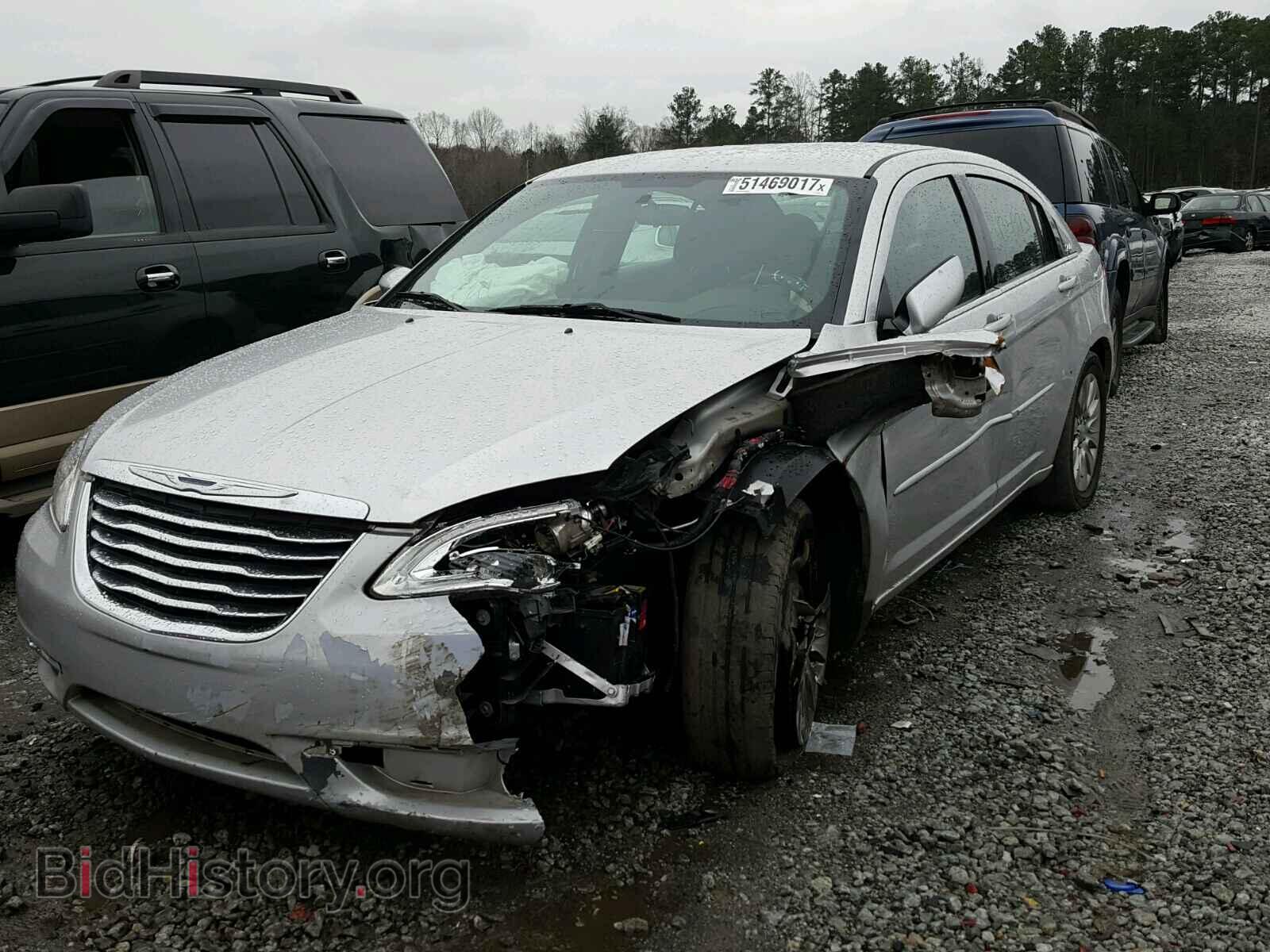 2012 CHRYSLER 200 - VIN: 1C3CCBAB9CN201875 - Фото 2