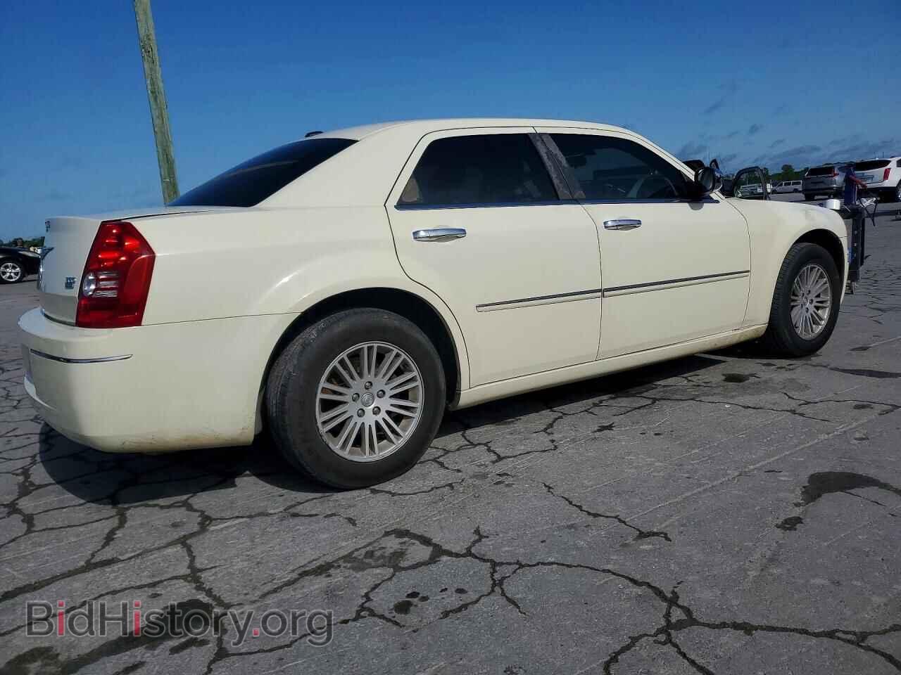 2010 CHRYSLER 300 - VIN: 2C3CA5CV0AH241895 - Фото 3