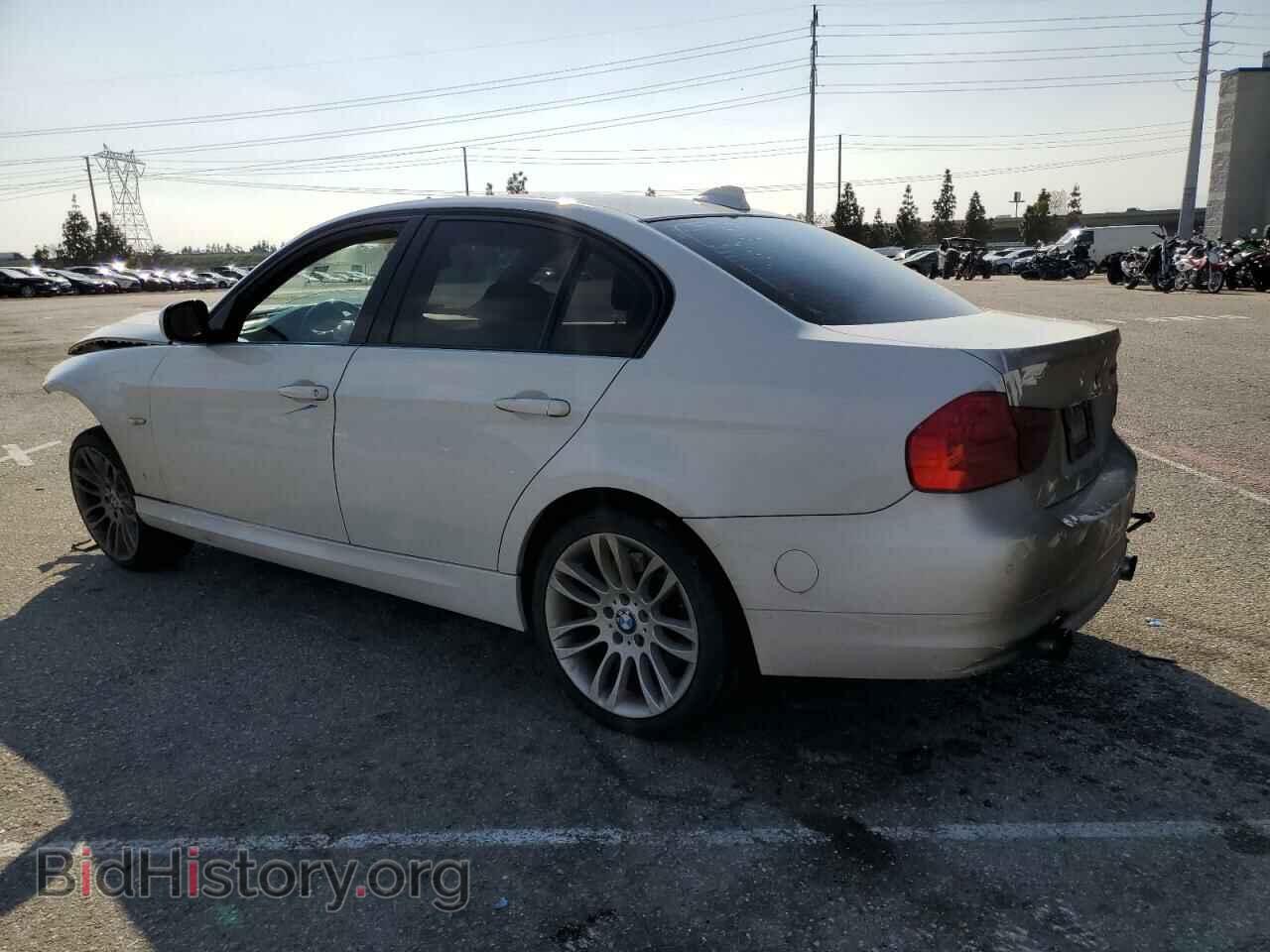 2011 BMW 3 SERIES - VIN: WBAPN7C54BA779896 - Фото 2