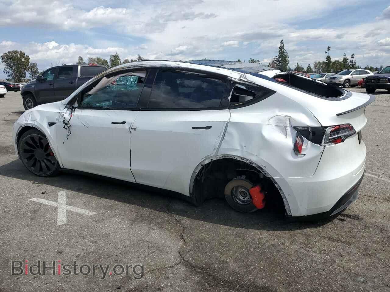 2022 TESLA MODEL Y - VIN: 7SAYGDEF5NF381195 - Фото 2