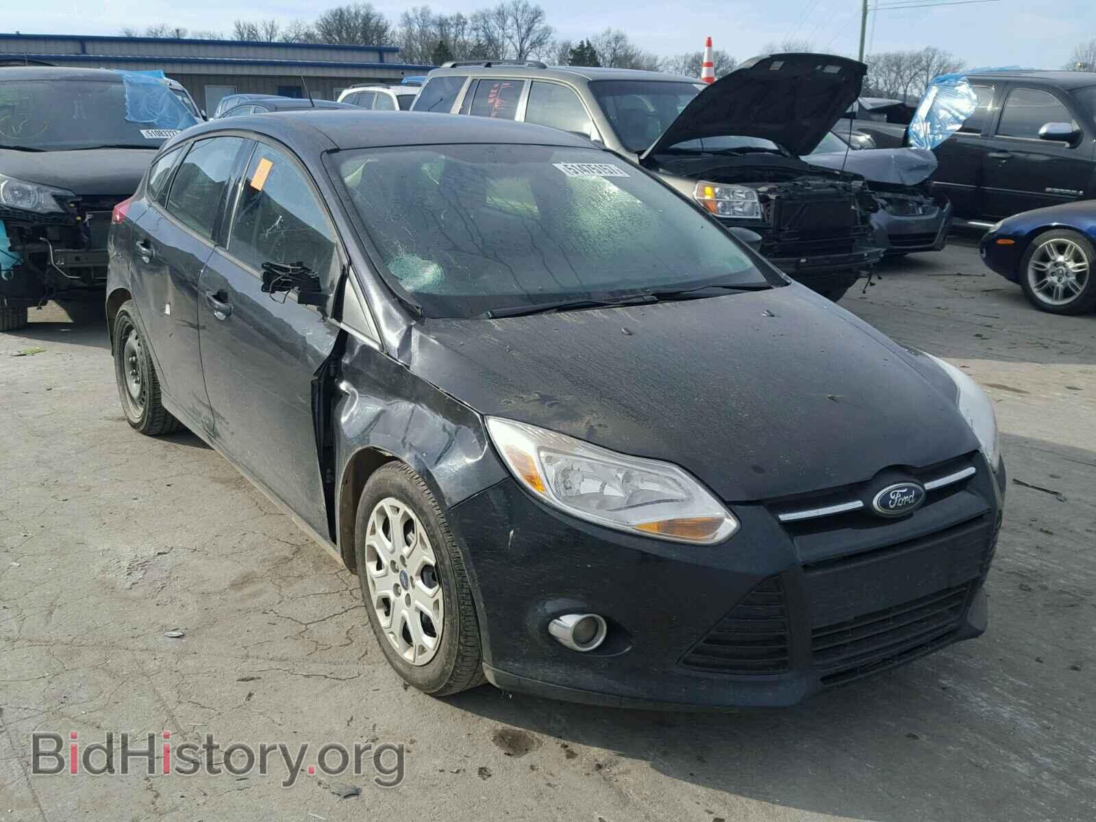 Photo 1FAHP3K24CL303662 - FORD FOCUS 2012