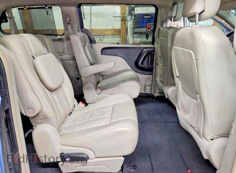 2011 Chrysler MINIVAN (VIN 2A4RR8DG5BR716656) — photo 11 of 14