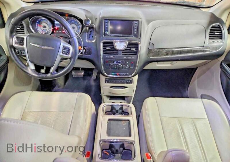 2011 Chrysler MINIVAN (VIN 2A4RR8DG5BR716656) — photo 8 of 14