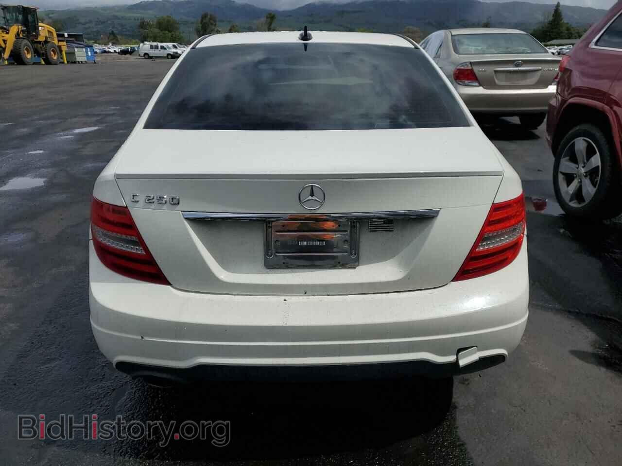 2012 MERCEDES-BENZ C-CLASS - VIN: WDDGF4HB8CA616379 - Фото 6