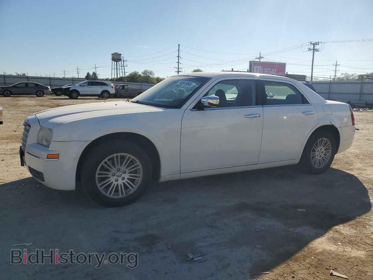 Photo 2C3CA4CD8AH139746 - CHRYSLER 300 2010