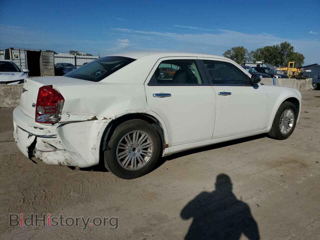 2010 CHRYSLER 300 - VIN: 2C3CA4CD8AH139746 - Фото 3