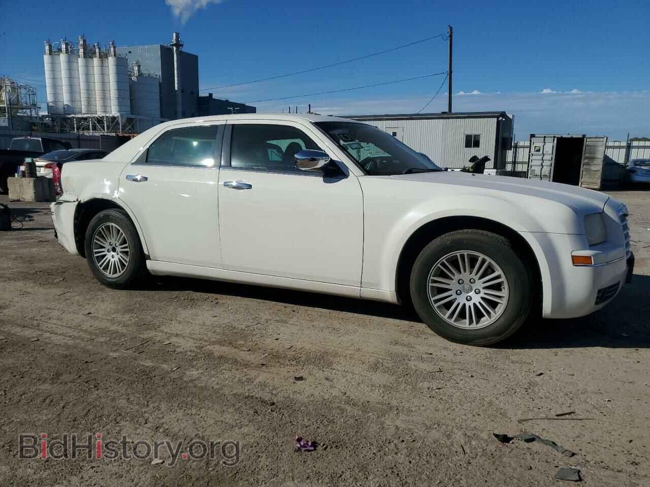 2010 CHRYSLER 300 - VIN: 2C3CA4CD8AH139746 - Фото 4