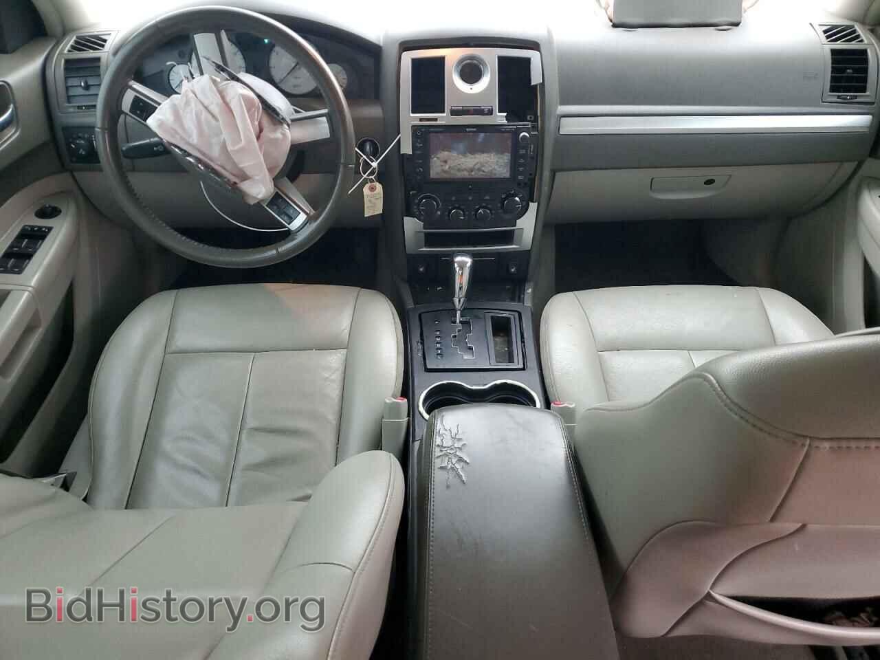 2010 CHRYSLER 300 - VIN: 2C3CA5CV3AH150202 - Фото 8