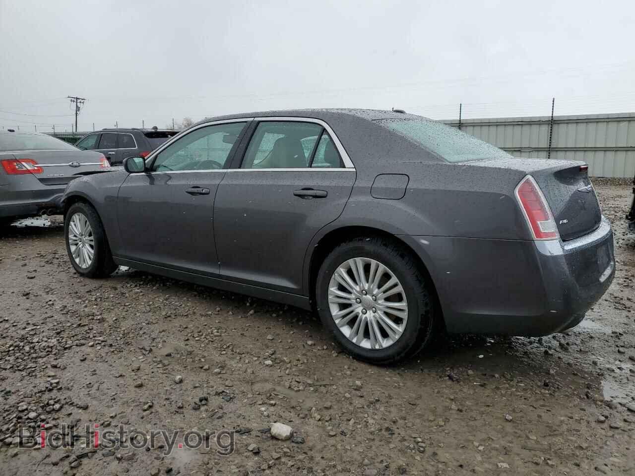 2013 CHRYSLER 300 - VIN: 2C3CCARG4DH739565 - Фото 2