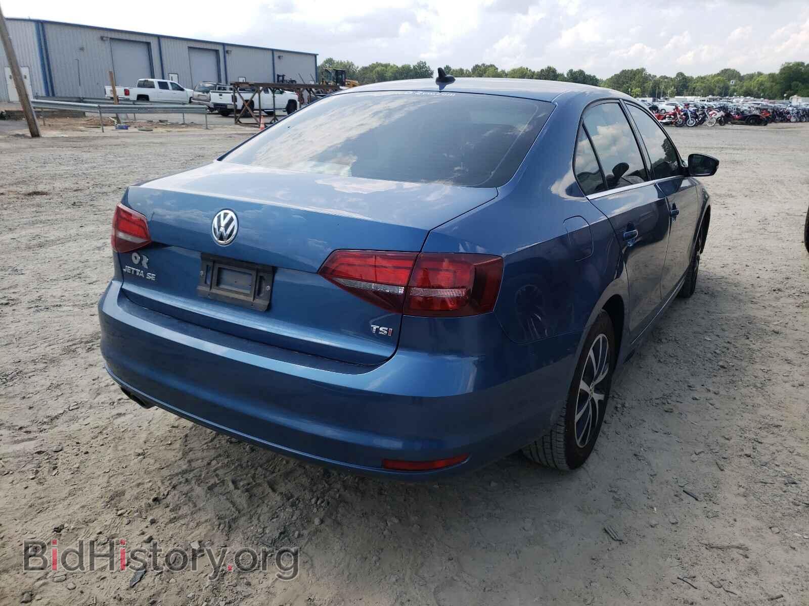 2017 VOLKSWAGEN JETTA - VIN: 3VWDB7AJ7HM281182 - Фото 4