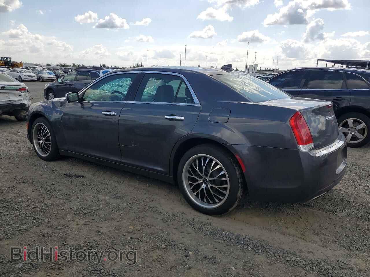 2019 CHRYSLER 300 - VIN: 2C3CCAEG3KH693522 - Фото 2
