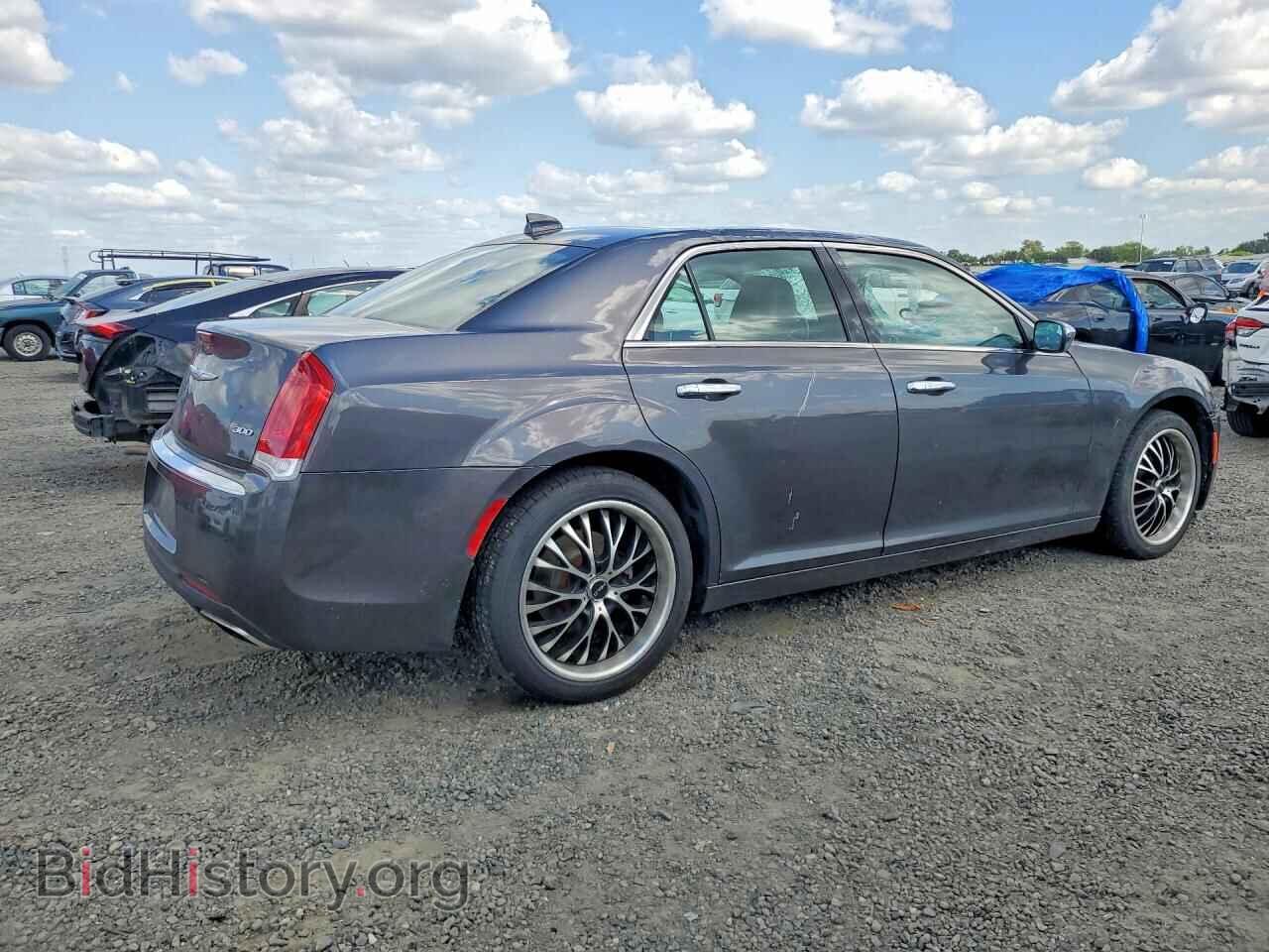 2019 CHRYSLER 300 - VIN: 2C3CCAEG3KH693522 - Фото 3