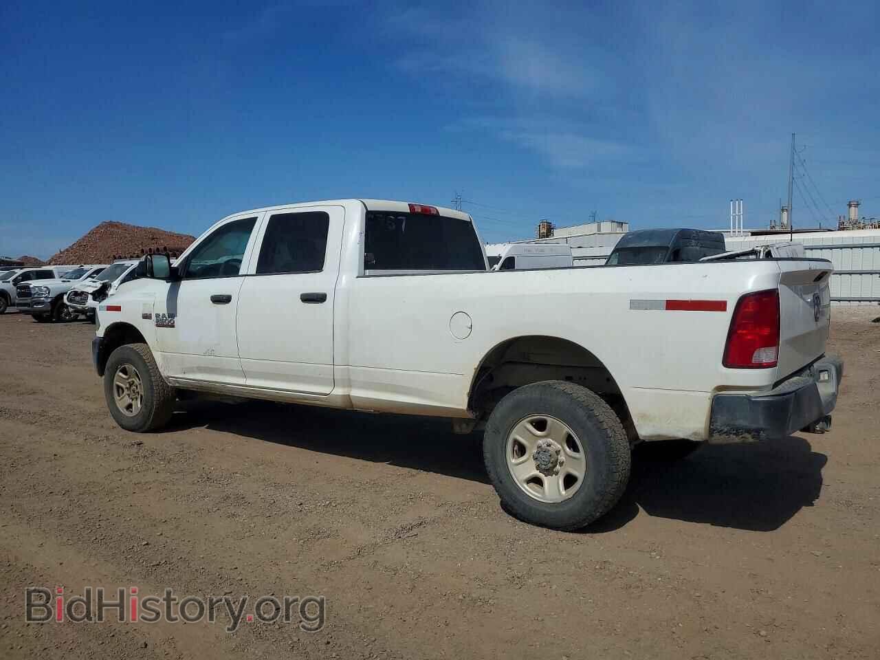 2018 RAM 2500 - VIN: 3C6TR5HT8JG204841 - Photo 2