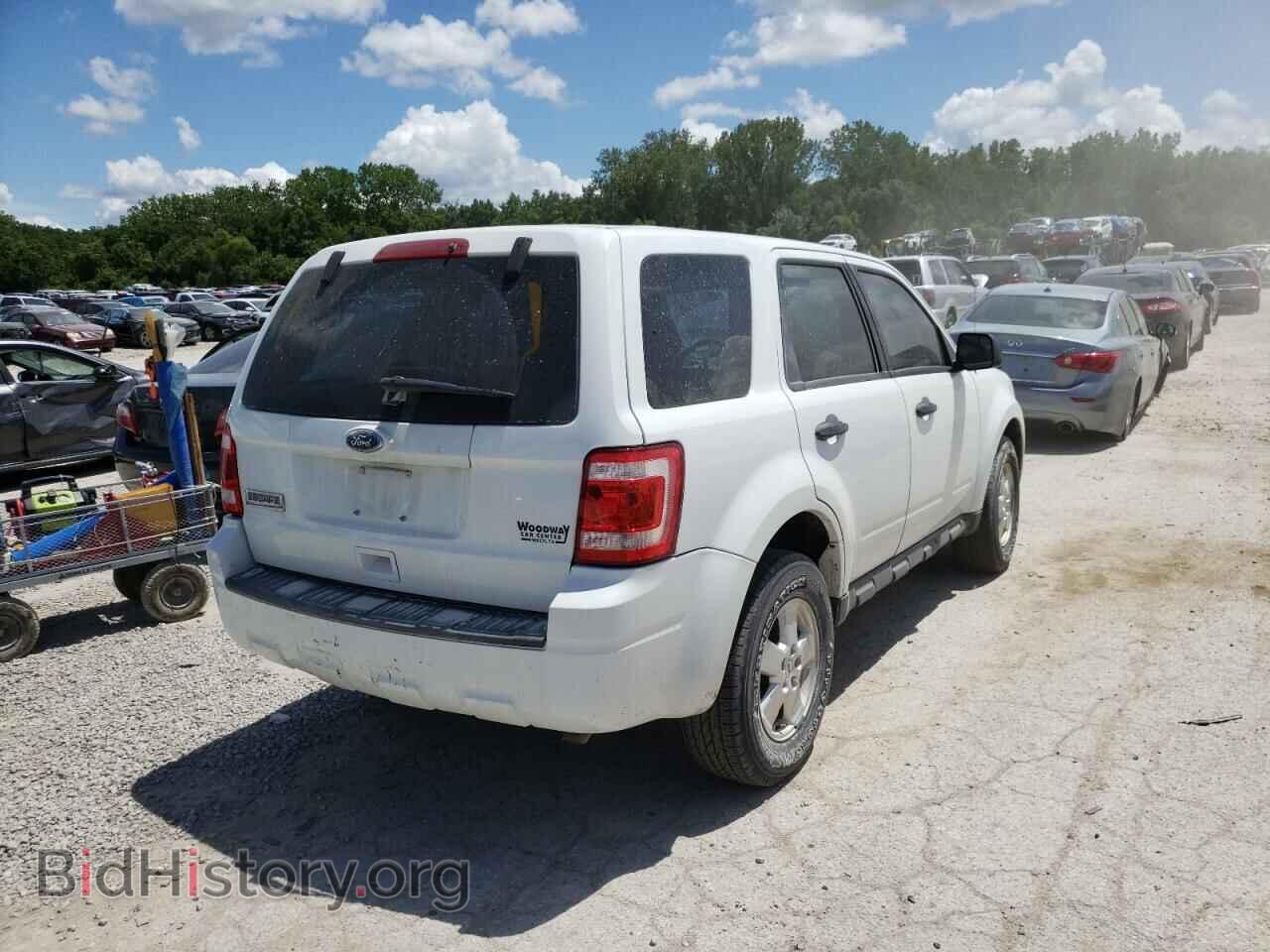 2011 FORD ESCAPE - VIN: 1FMCU0C73BKA09563 - Фото 4