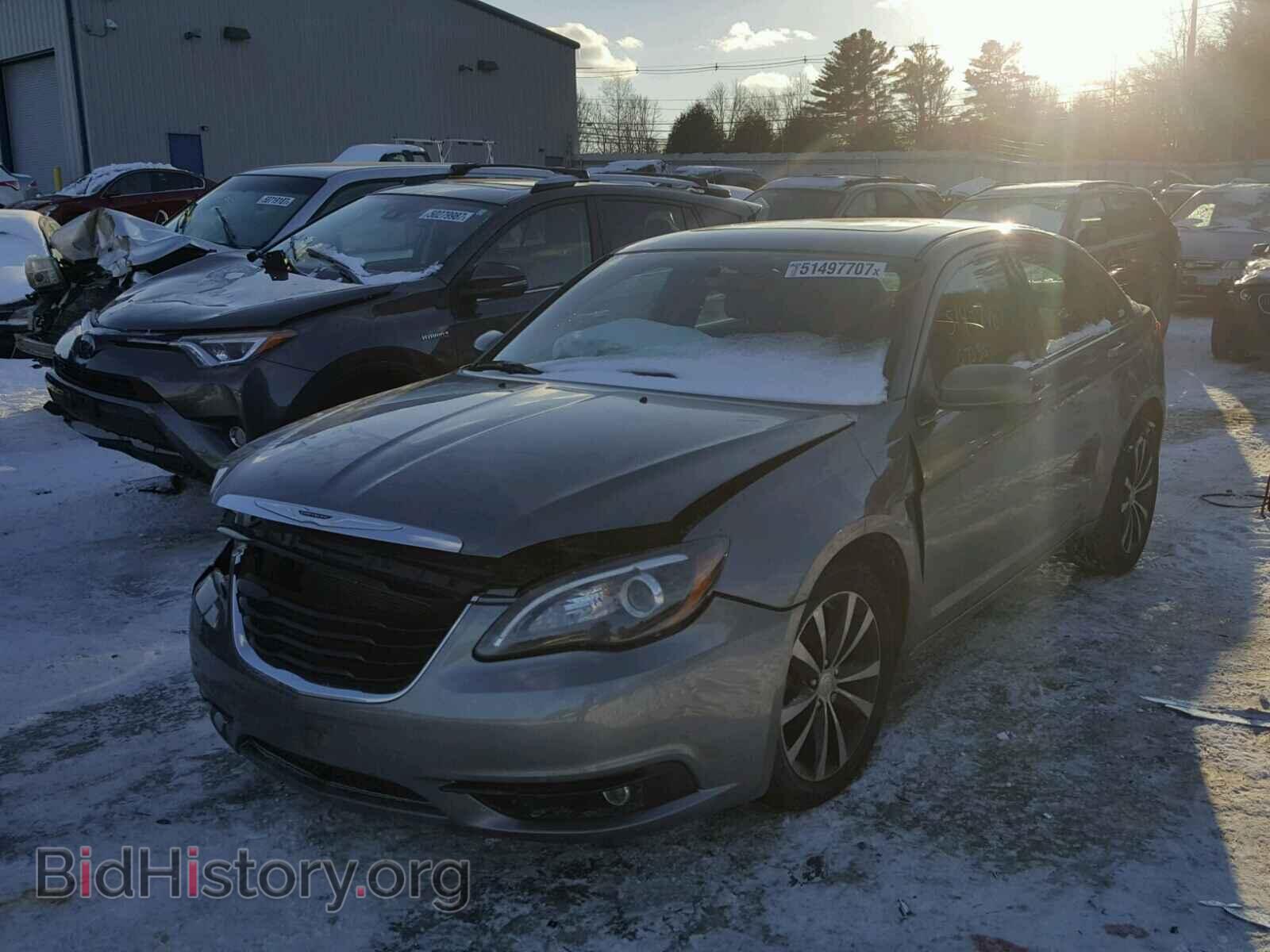 2013 CHRYSLER 200 - VIN: 1C3CCBBBXDN593507 - Фото 2