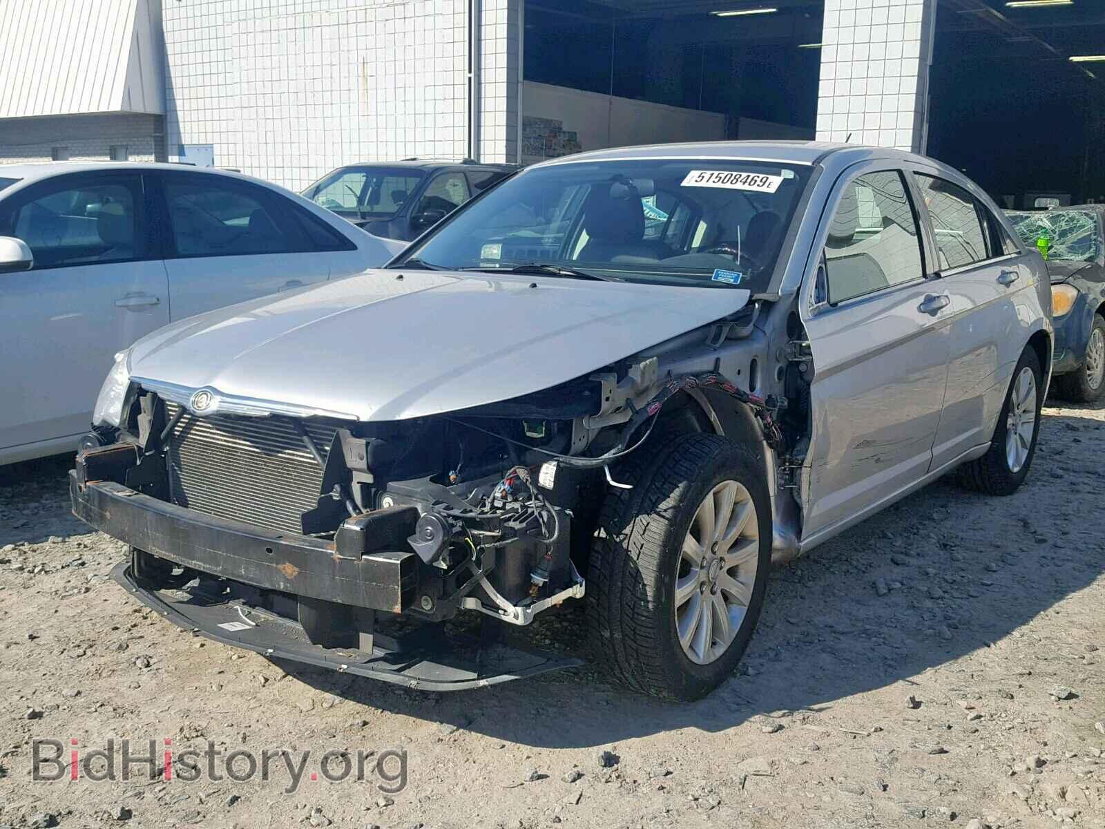 2010 CHRYSLER SEBRING - VIN: 1C3CC5FB3AN219814 - Фото 2