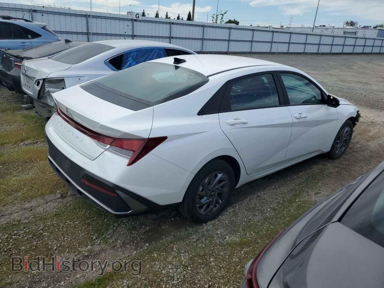 2024 HYUNDAI ELANTRA - VIN: KMHLM4DGXRU696092 - Фото 3