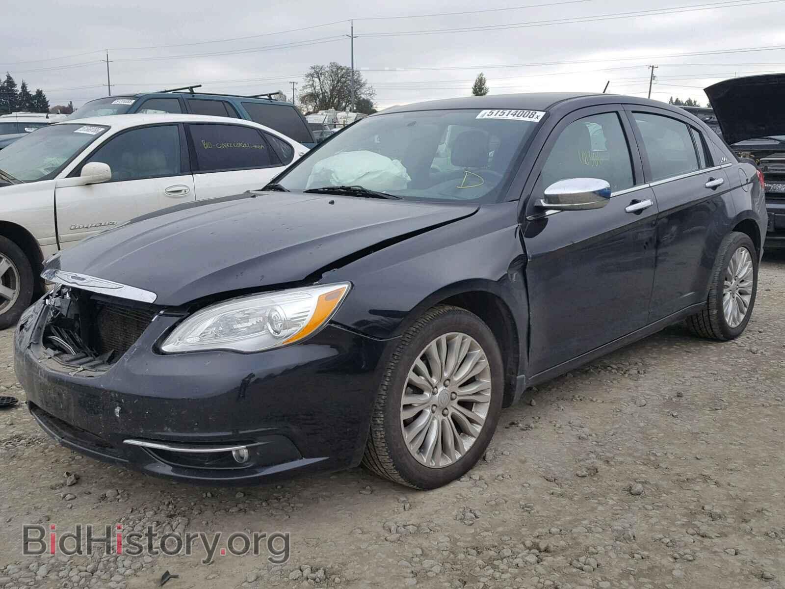 2011 CHRYSLER 200 - VIN: 1C3BC2FGXBN618422 - Фото 2
