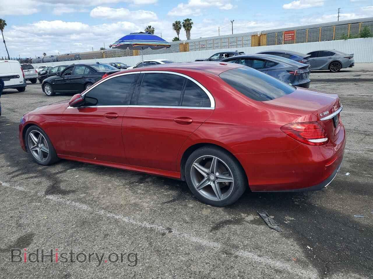 2017 MERCEDES-BENZ E-CLASS - VIN: WDDZF4JB8HA031165 - Фото 2