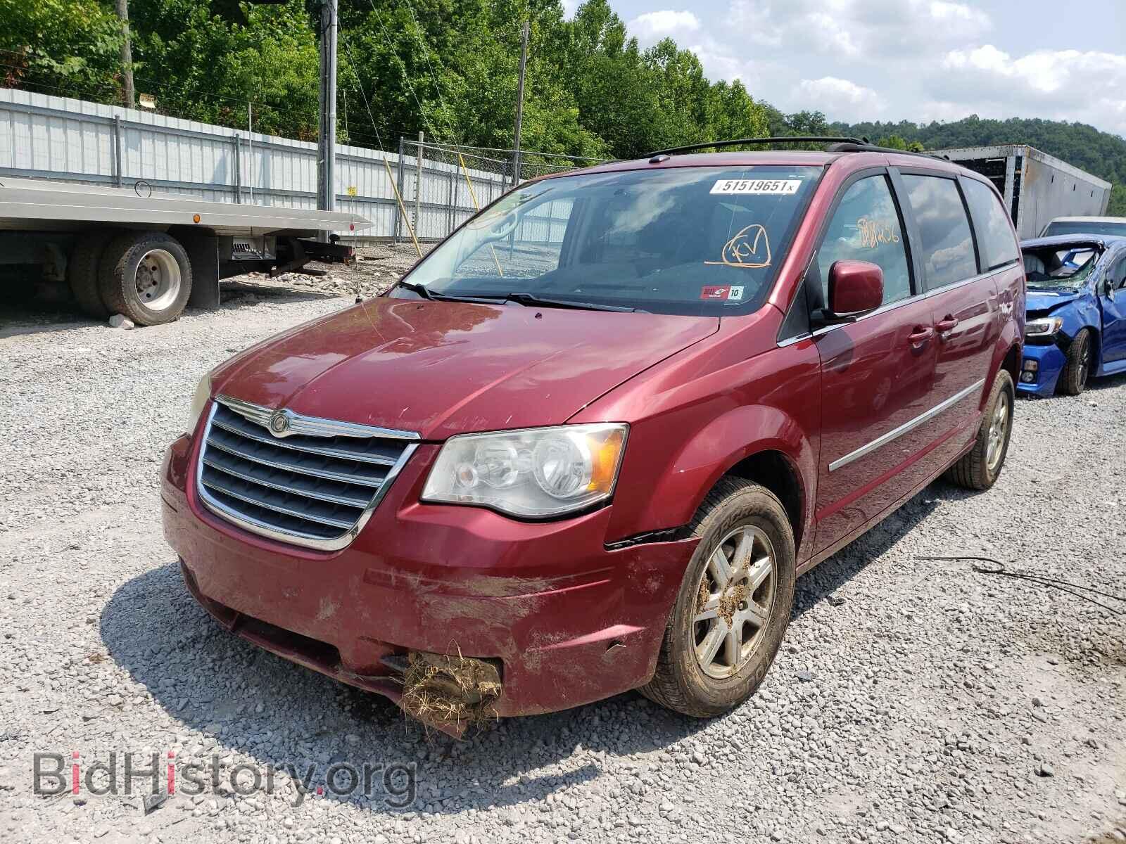 2010 CHRYSLER MINIVAN - VIN: 2A4RR8DX2AR387977 - Фото 2