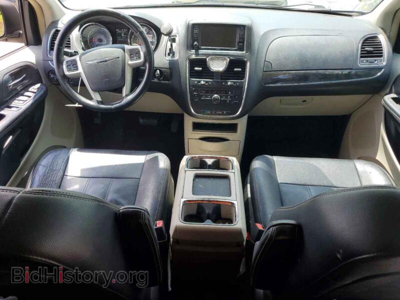 2016 Chrysler MINIVAN (VIN 2C4RC1BG1GR159480) — photo 8 of 13
