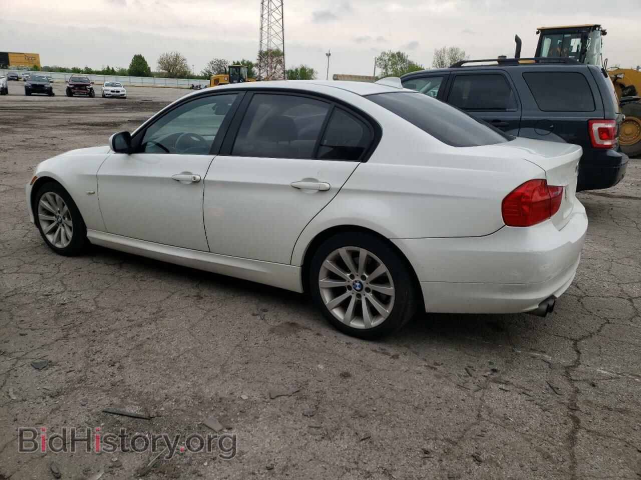 2011 BMW 3 SERIES - VIN: WBAPH7C5XBE461572 - Фото 2