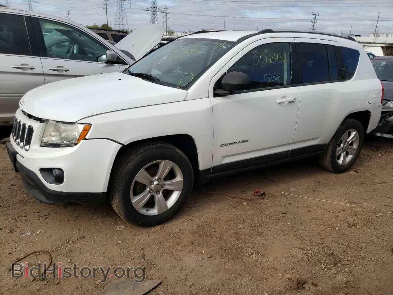 Photo 1J4NF1FB7BD282825 - JEEP COMPASS 2011