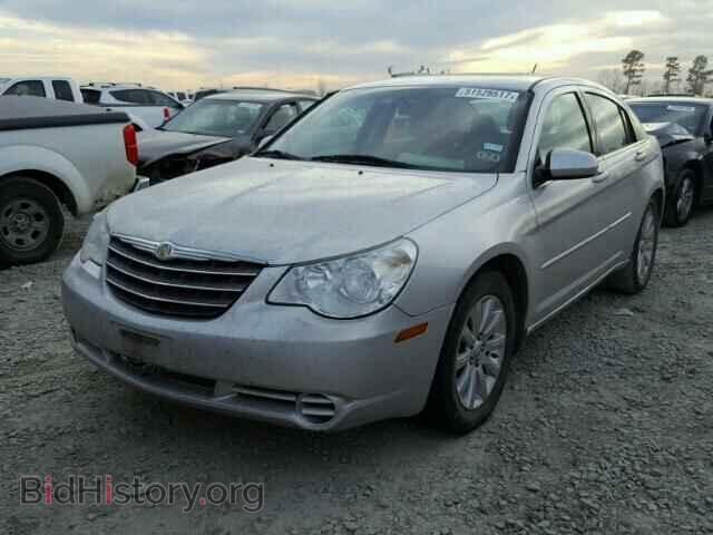 2010 CHRYSLER SEBRING - VIN: 1C3CC5FD3AN166243 - Фото 2