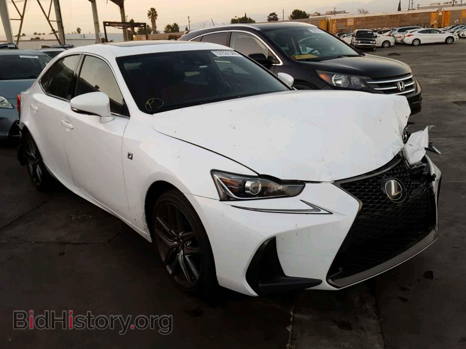 Photo JTHBE1D27H5029004 - LEXUS IS 2017
