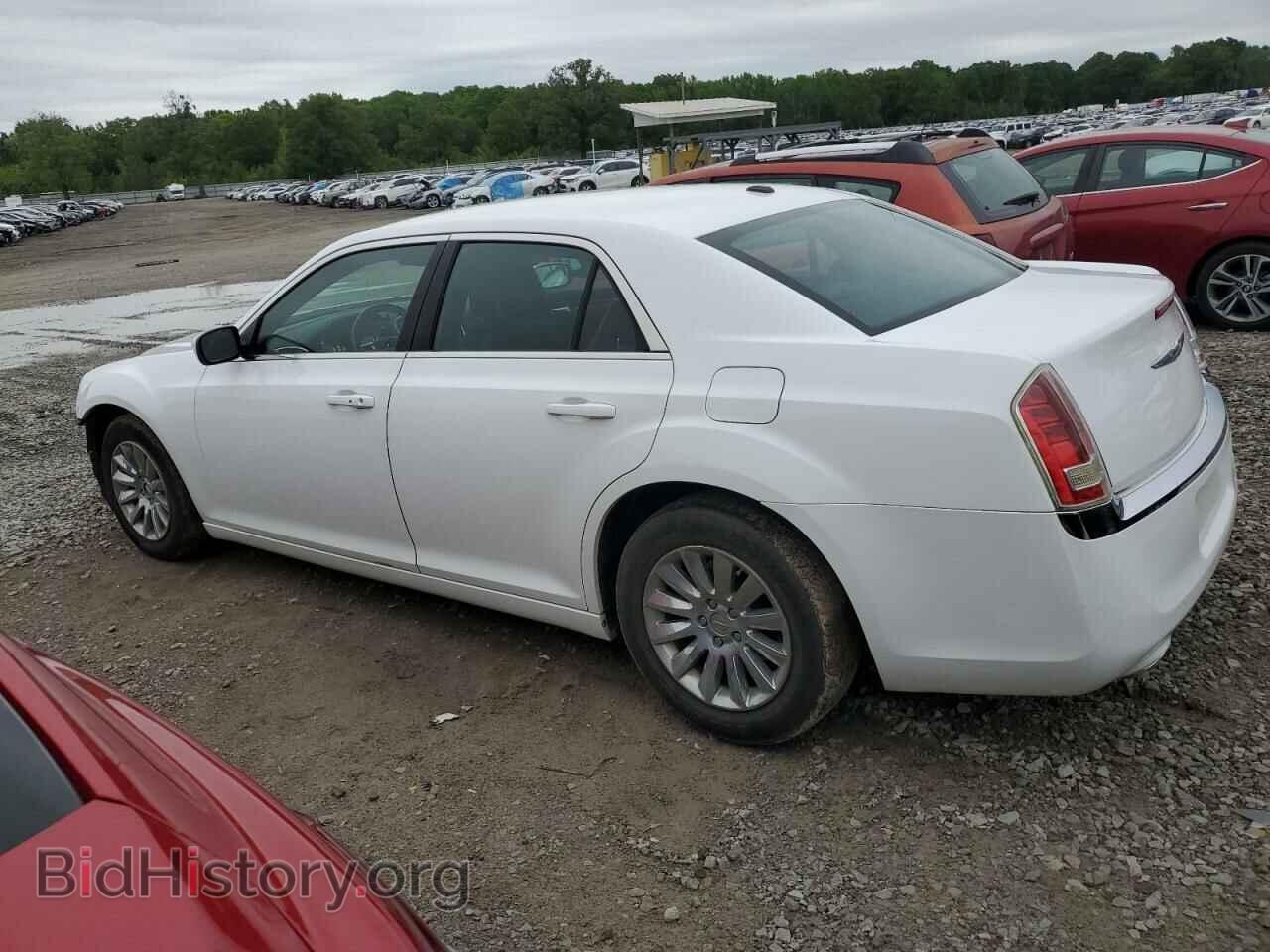 2013 CHRYSLER 300 - VIN: 2C3CCAAG2DH588222 - Фото 2