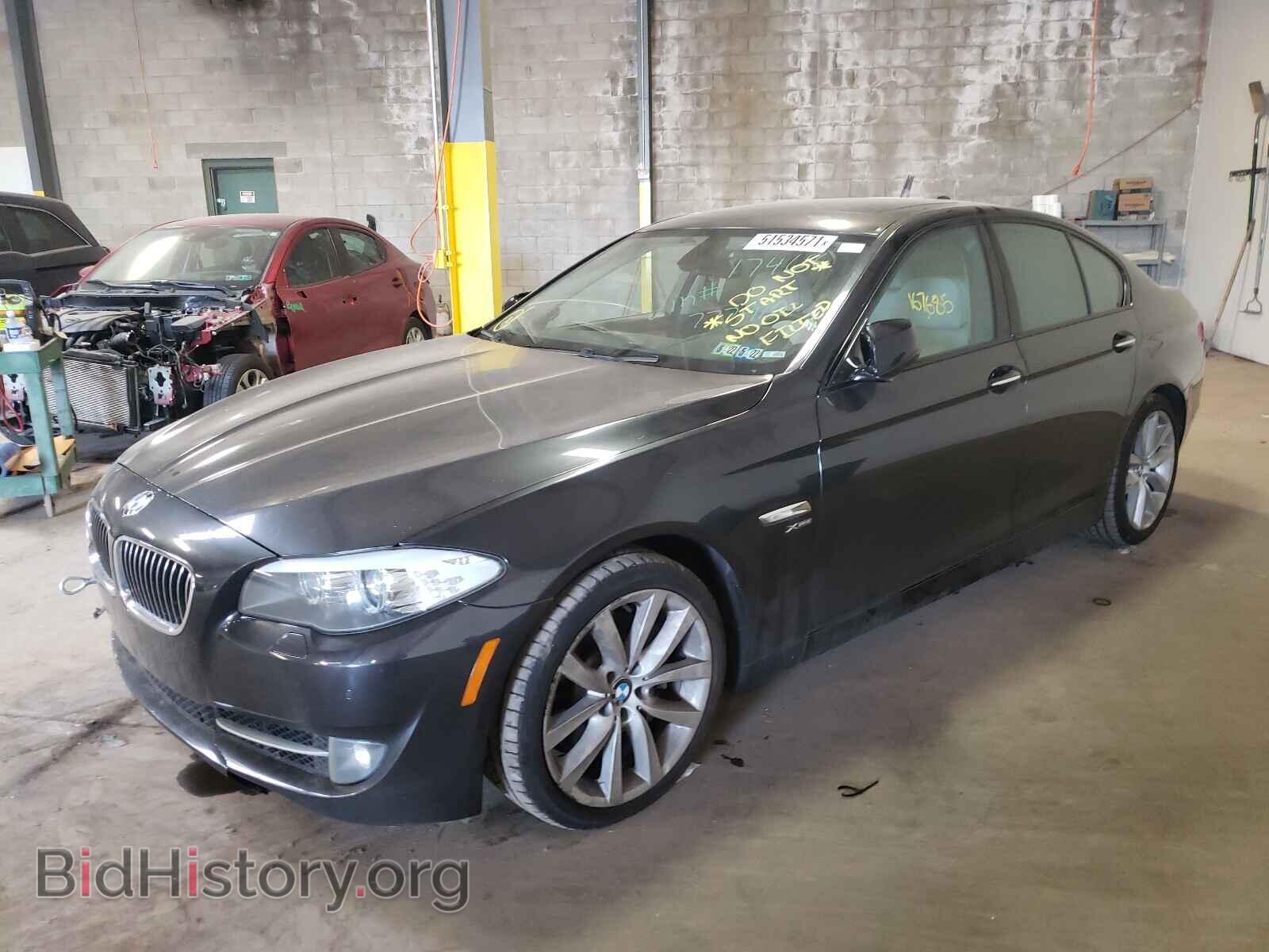 2011 BMW 5 SERIES - VIN: WBAFU7C52BC777910 - Фото 2