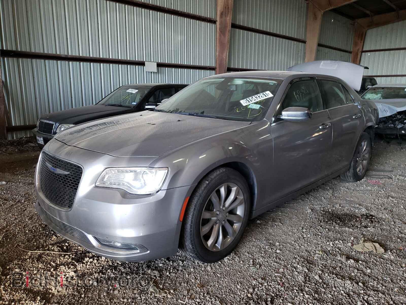 2018 CHRYSLER 300 - VIN: 2C3CCAKG9JH268325 - Фото 2