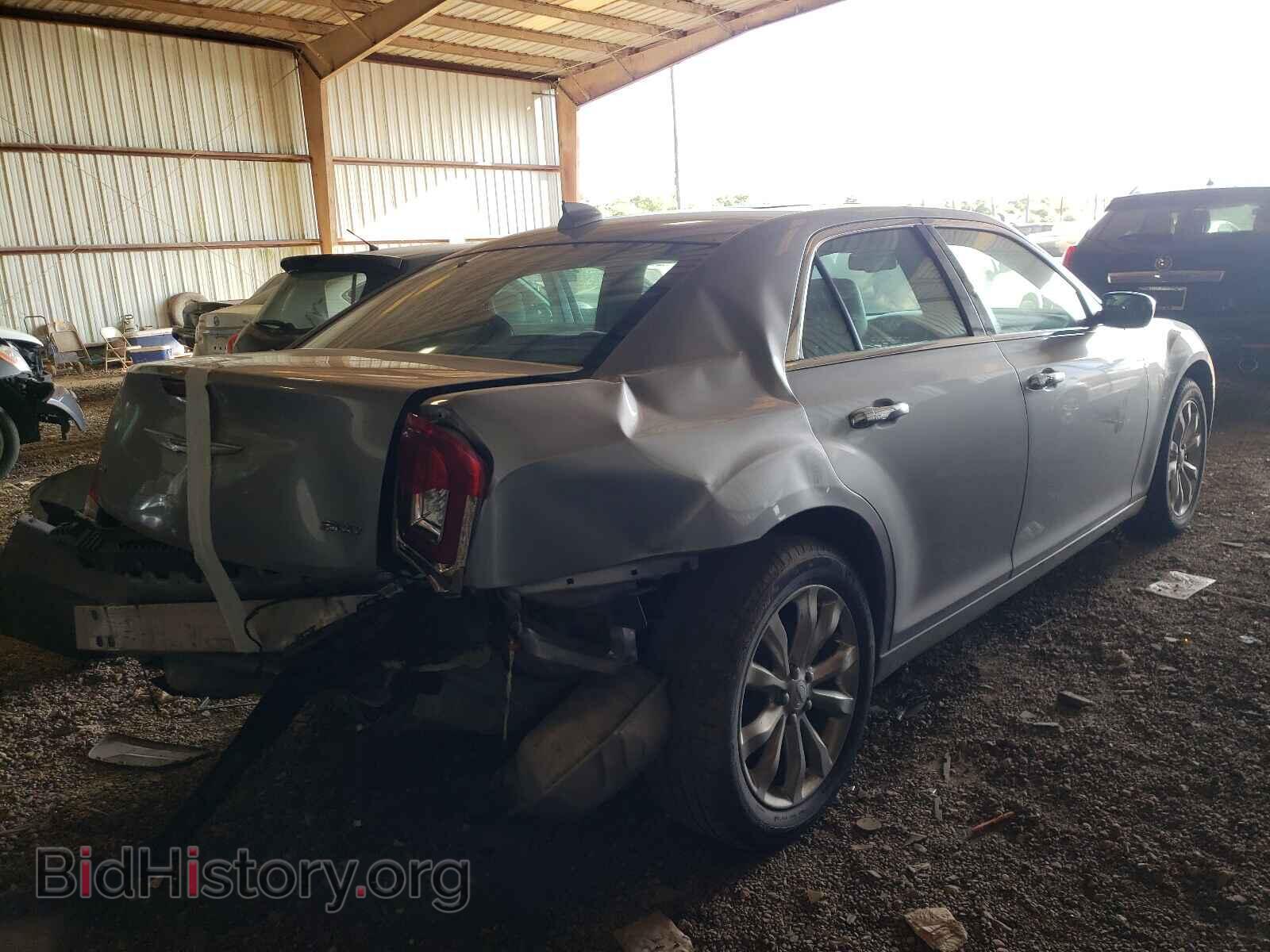 2018 CHRYSLER 300 - VIN: 2C3CCAKG9JH268325 - Фото 4