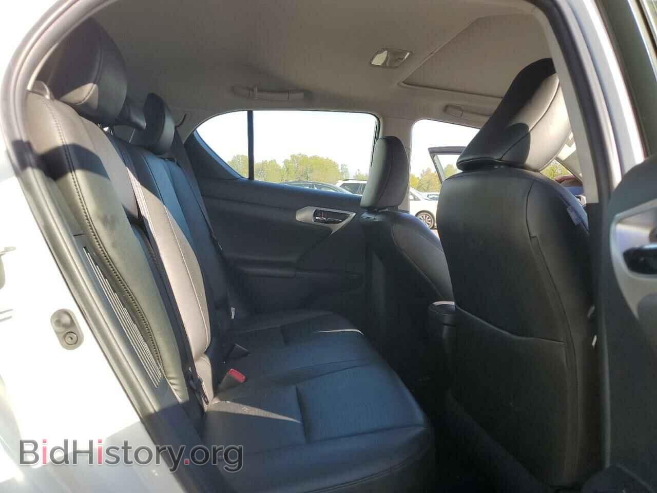2011 LEXUS CT 200 - VIN: JTHKD5BH3B2008564 - Photo 10