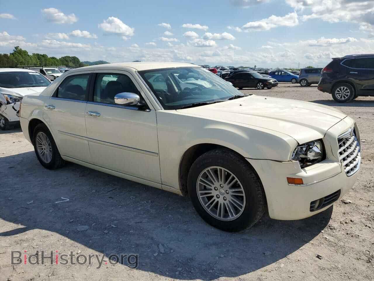 2010 CHRYSLER 300 - VIN: 2C3CA5CVXAH300693 - Фото 4