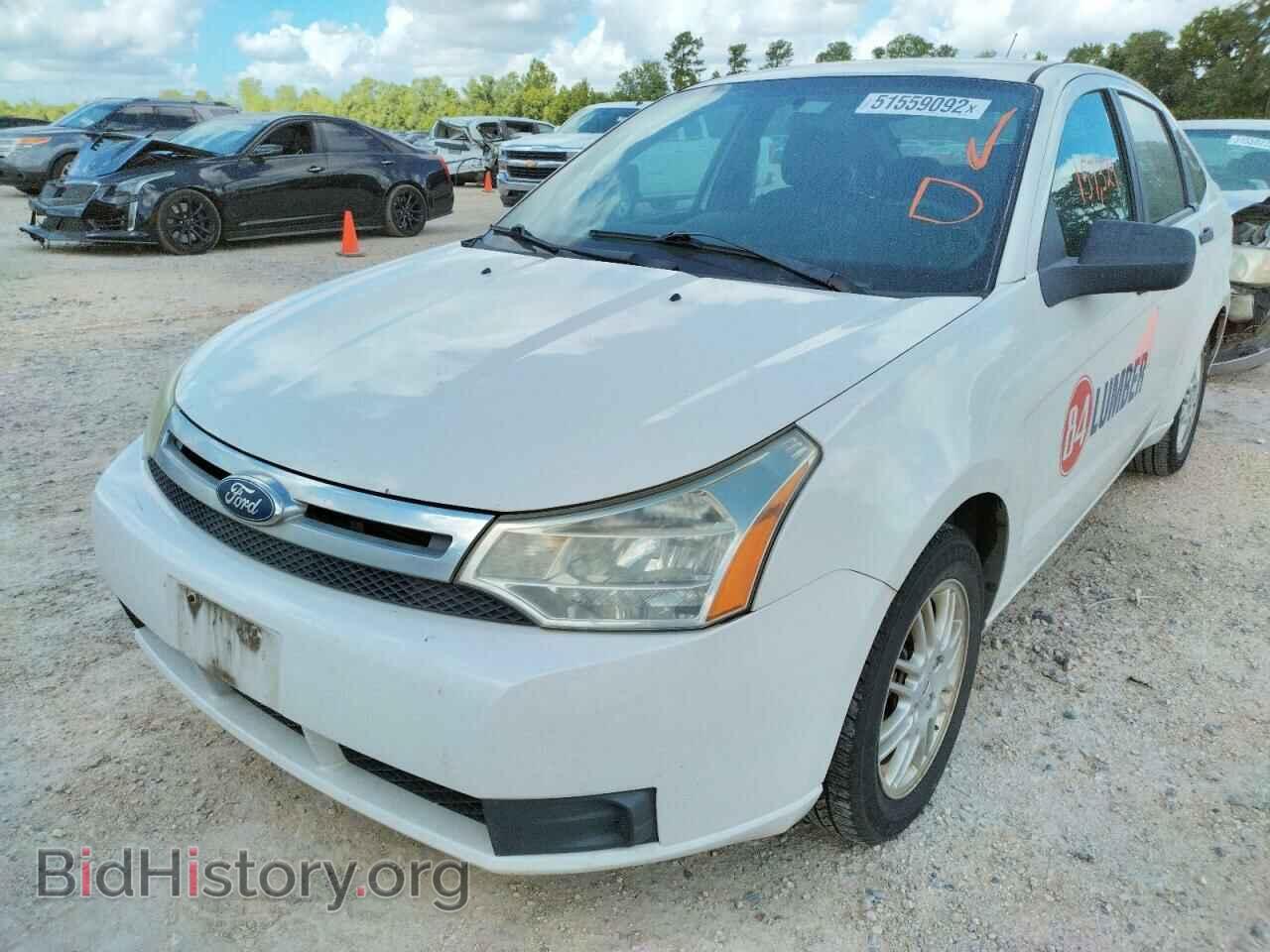 2011 FORD FOCUS - VIN: 1FAHP3FN8BW200973 - Photo 2