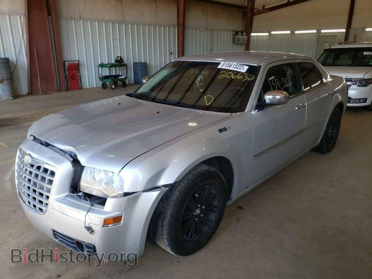 2010 CHRYSLER 300 - VIN: 2C3CA5CV2AH206632 - Фото 2