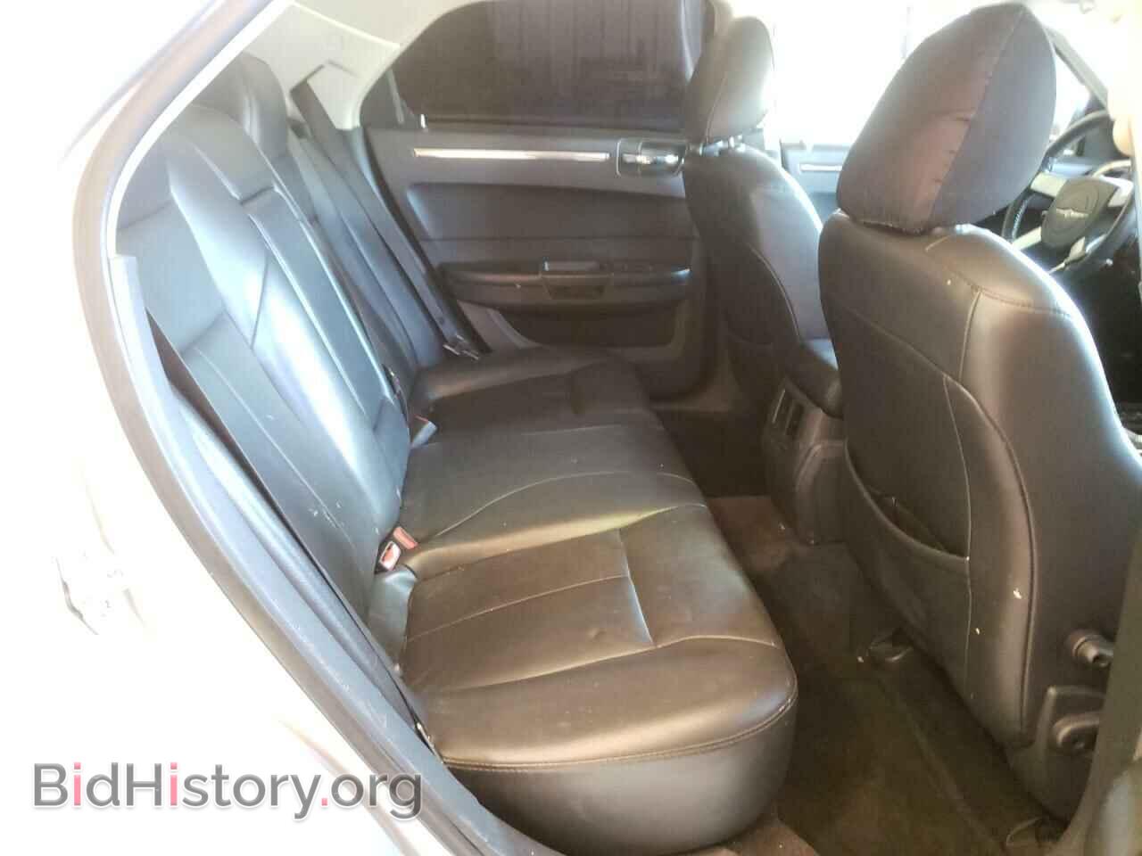 2010 CHRYSLER 300 - VIN: 2C3CA5CV2AH206632 - Фото 6