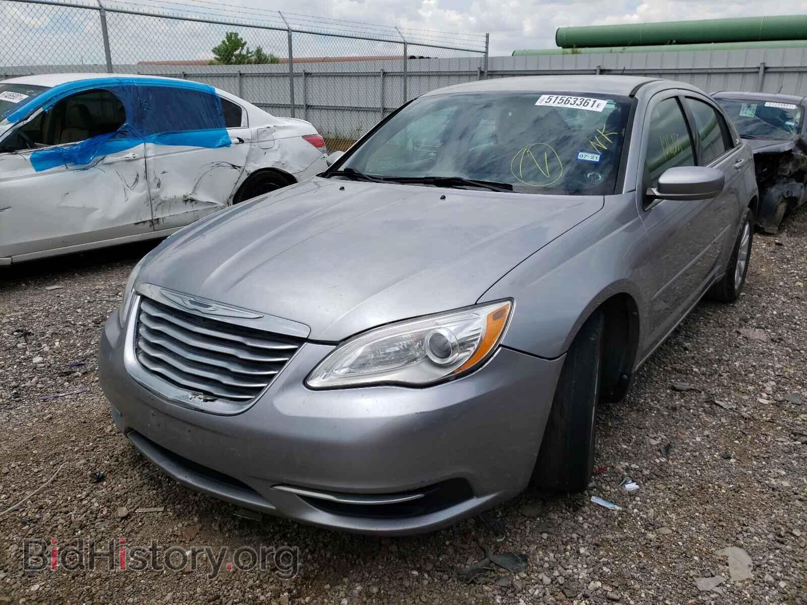 2013 CHRYSLER 200 - VIN: 1C3CCBBB1DN732844 - Фото 2