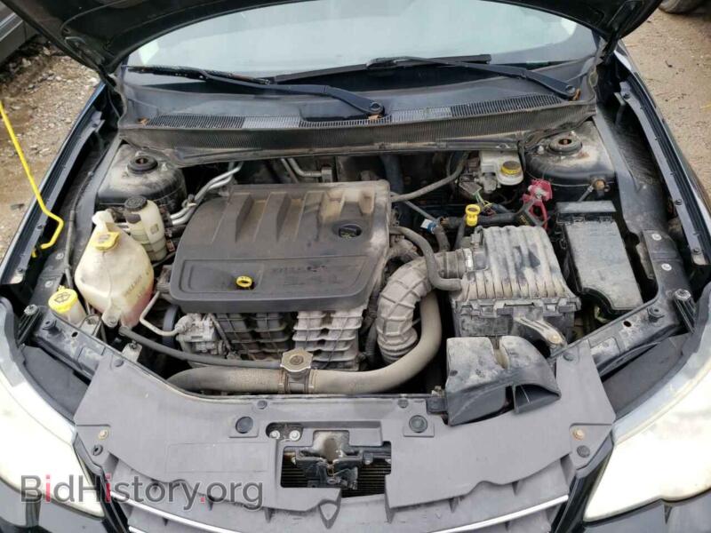 2010 Chrysler SEBRING (VIN 1C3CC5FB2AN226270) — фото 7 из 10
