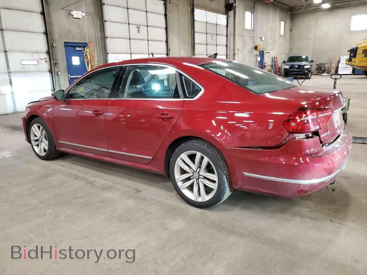 2016 VOLKSWAGEN PASSAT - VIN: 1VWCS7A32GC011600 - Фото 2
