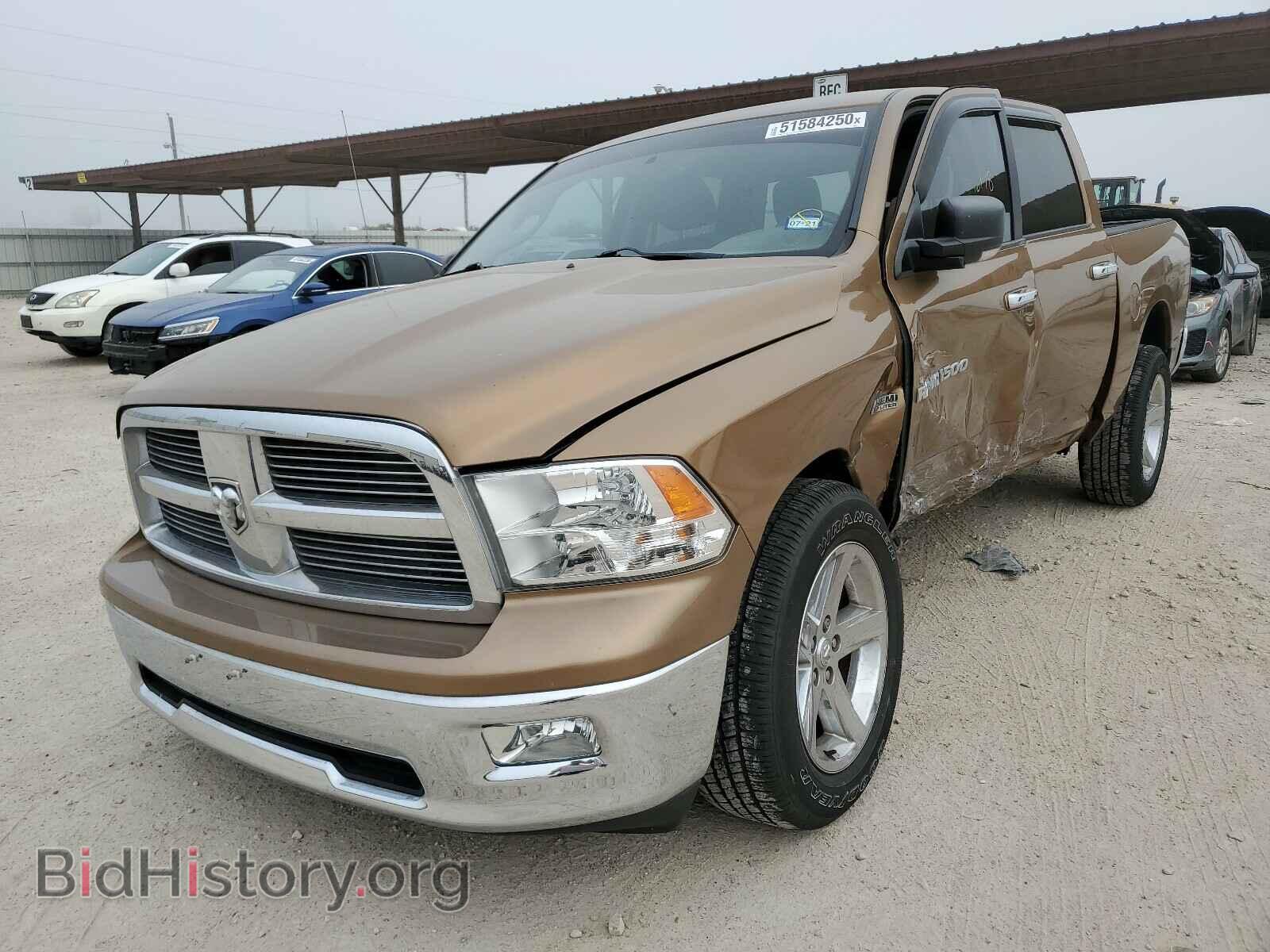 2011 DODGE RAM 1500 - VIN: 1D7RB1CT3BS636843 - Фото 2