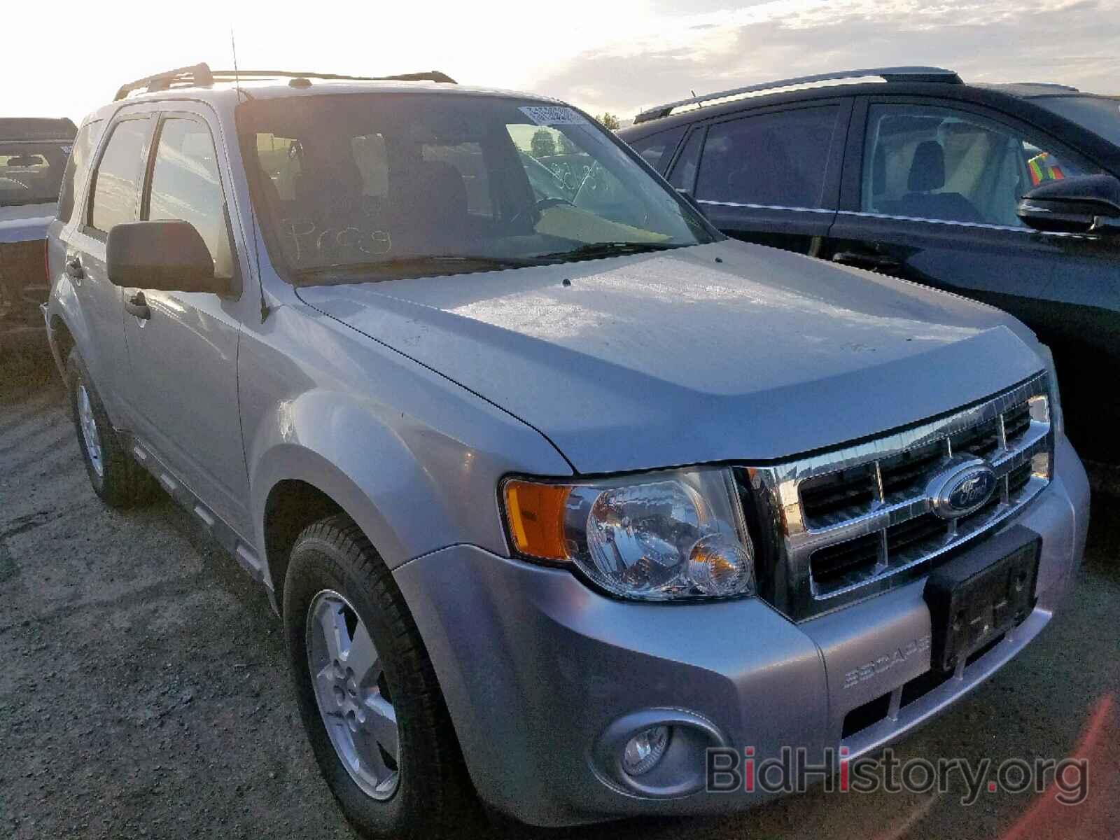 Фотография 1FMCU0DG1BKA81943 - FORD ESCAPE XLT 2011