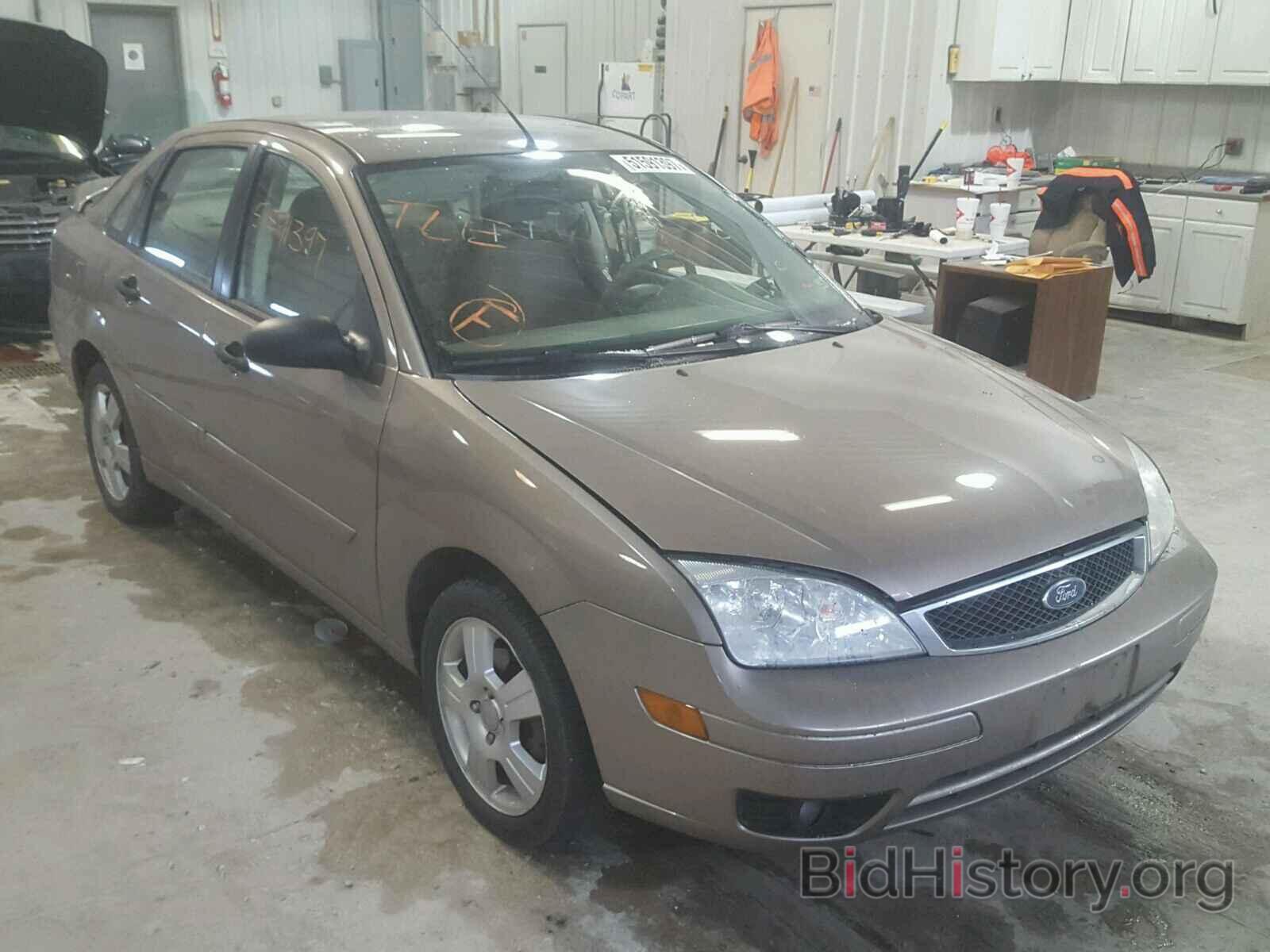 Photo 1FAFP34N15W102821 - FORD FOCUS 2005