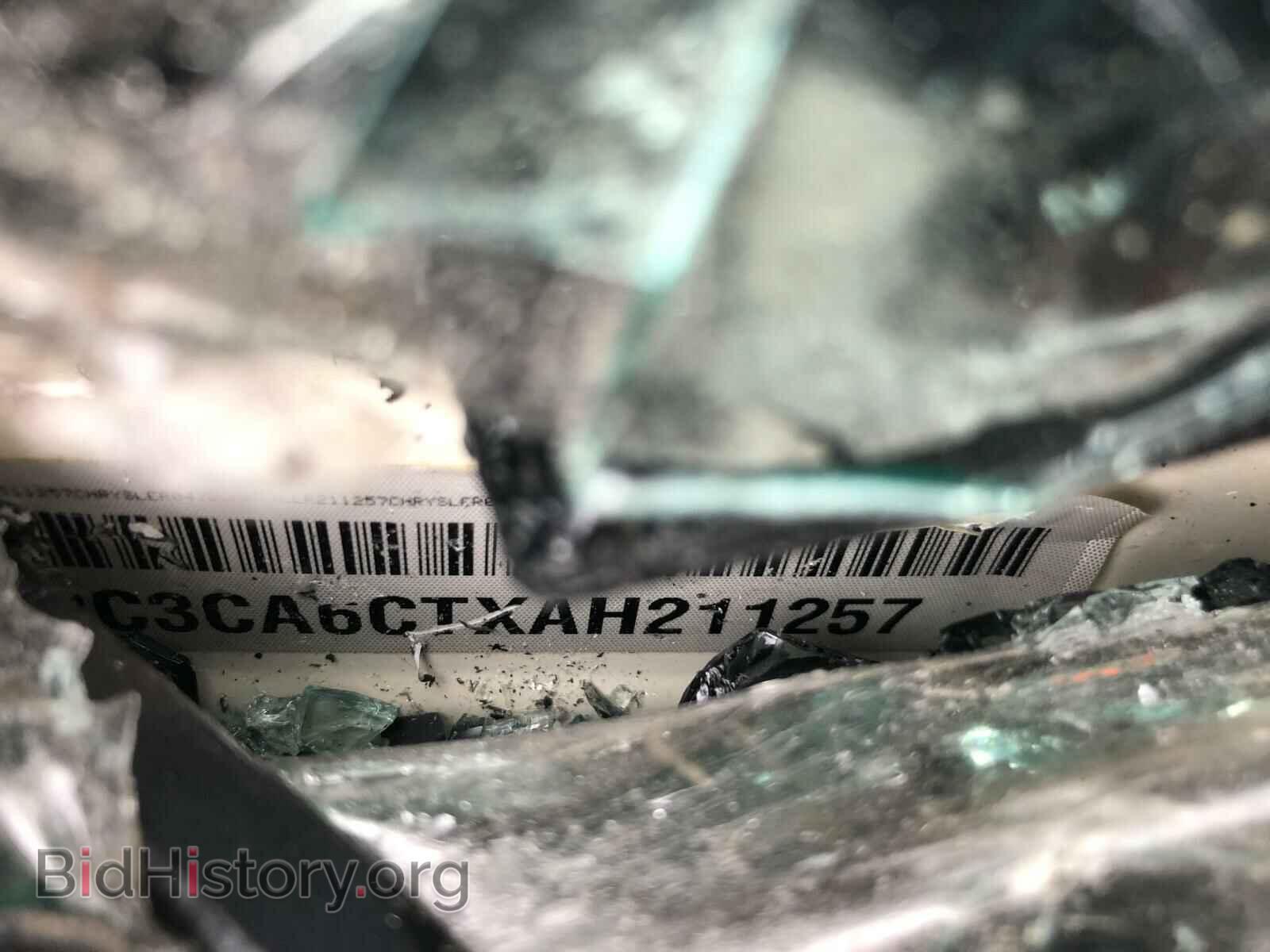 2010 CHRYSLER 300 - VIN: 2C3CA6CTXAH211257 - Фото 10